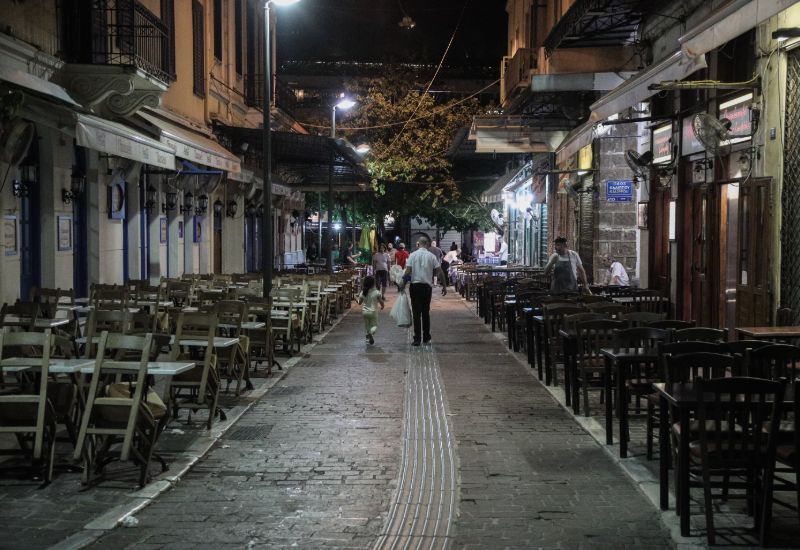 Το νέο σκηνικό της έρημης νυχτερινής Αθήνας 