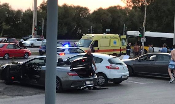 Δύο τροχαία ατυχήματα στον ίδιο δρόμο της Βούλας