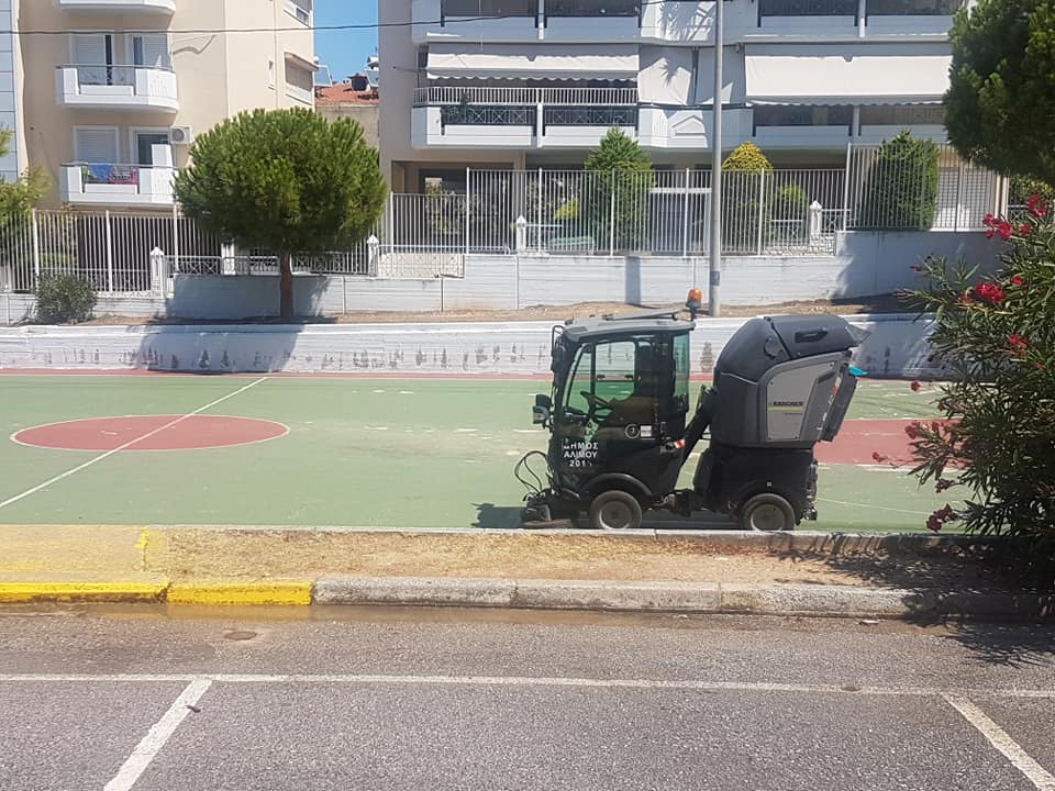 Καθαρισμός και απολύμανση στα σχολεία του Αλίμου 