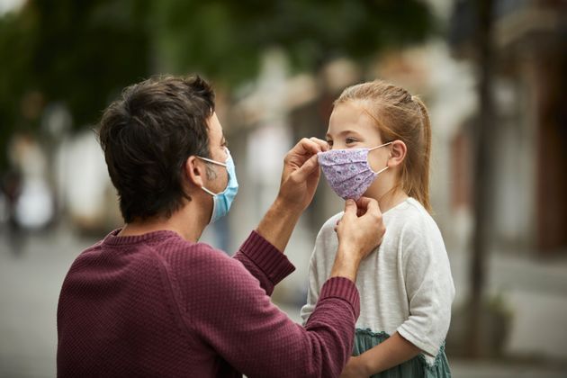 H ανακοίνωση της Ελληνικής Παιδιατρικής Εταιρείας για τις μάσκες –  Απαντά στα 9 πιο σημαντικά ερωτήματα