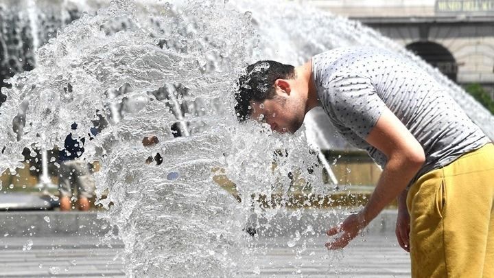 Οι συμβουλές του Ιατρικού Συλλόγου Αθηνών για τον μίνι καύσωνα