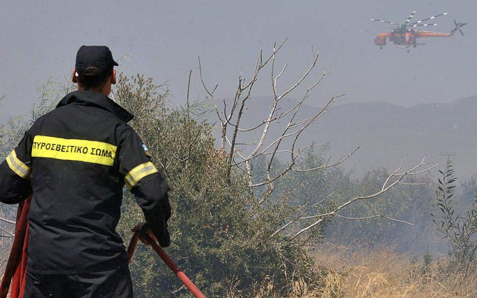 Συνελήφθησαν δύο άτομα για τη φωτιά που ξέσπασε το Σάββατο στην Αιξωνή της Γλυφάδας