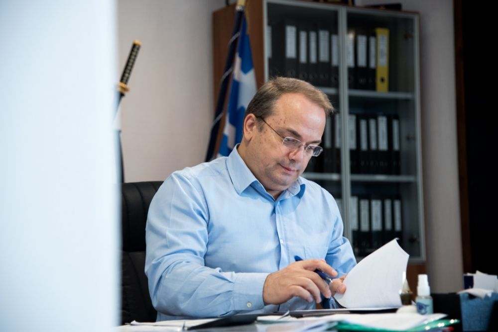Ο Δήμος Βάρης Βούλας Βουλιαγμένης ανακοίνωσε πως δημιουργεί θέση Εντεταλμένου Συμβούλου για τον κορωνοϊο και την τήρηση των μέτρων