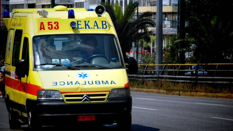 Σοβαρό τροχαίο στη λεωφόρο Συγγρού -  Επιχείρησε να περάσει τον δρόμο και τον παρέσυρε Ι.Χ