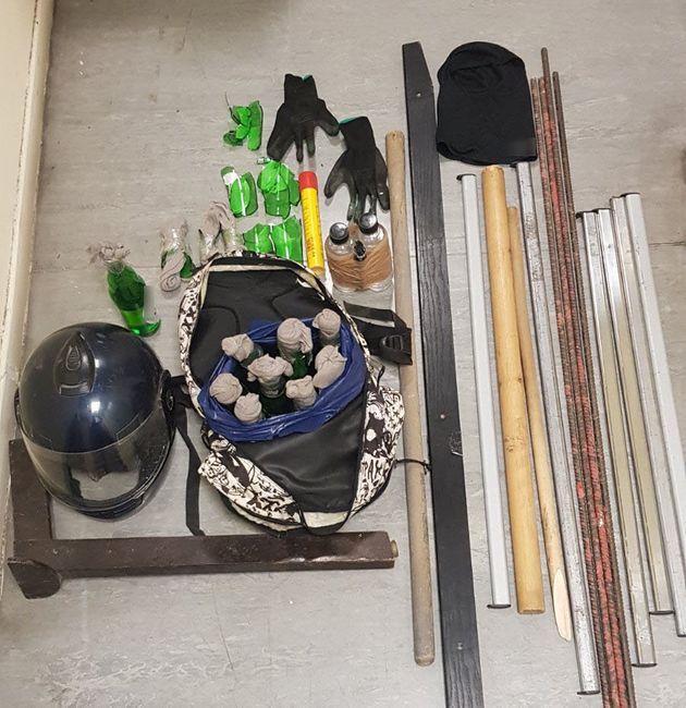 Χούλιγκαν έτοιμοι για «πόλεμο» στην Καλλιθέα – Τραυμάτισαν δύο αστυνομικούς