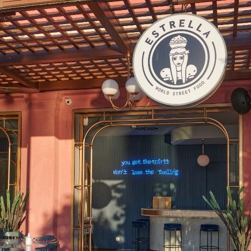 To Estrella  «κατέβηκε» στη μαρίνα Φλοίσβου