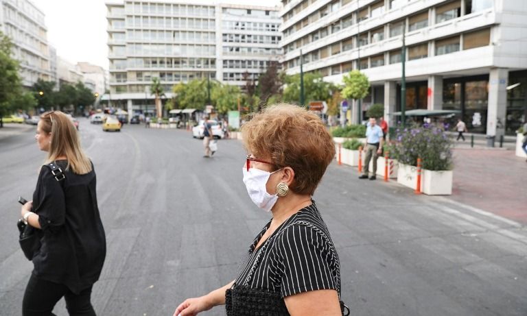 Τα νέα μέτρα που εξετάζει η Κυβέρνηση για τον κορωνοϊο