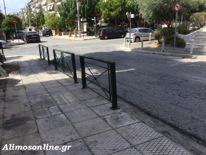 Κιγκλιδώματα τοποθετήθηκαν στη συμβολή των οδών Κουμουνδούρου και Θεσσαλίας