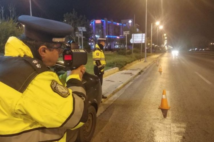 Έτρεχε 212 χλμ/ώρα έτρεχε αυτοκίνητο στη Λεωφόρο Βουλιαγμένης - Το βίντεο της Αστυνομίας