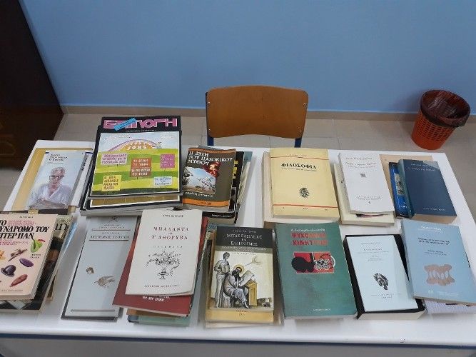 Δωρεά βιβλίων από τον Δήμο Παλαιού Φαλήρου σε Σχολεία Δεύτερης Ευκαιρίας