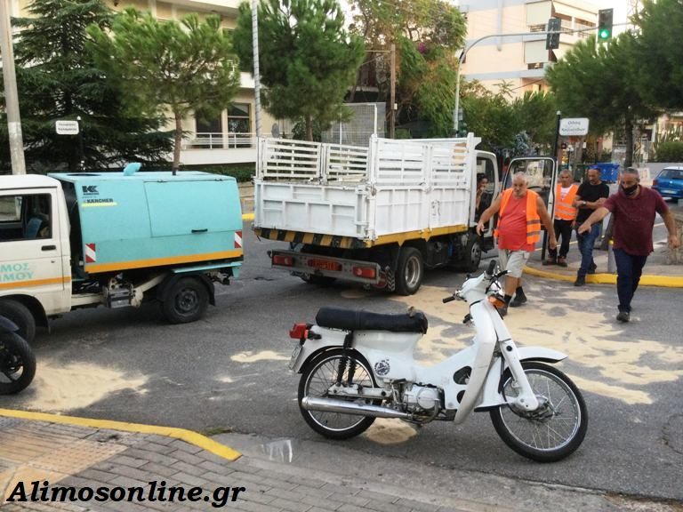 Σοβαρό τροχαίο στη λεωφόρο Καλαμακίου