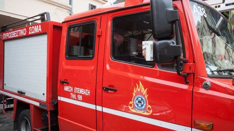 Άγνωστοι έβαλαν φωτιά σε τάξη του 1ου Λυκείου Αλίμου