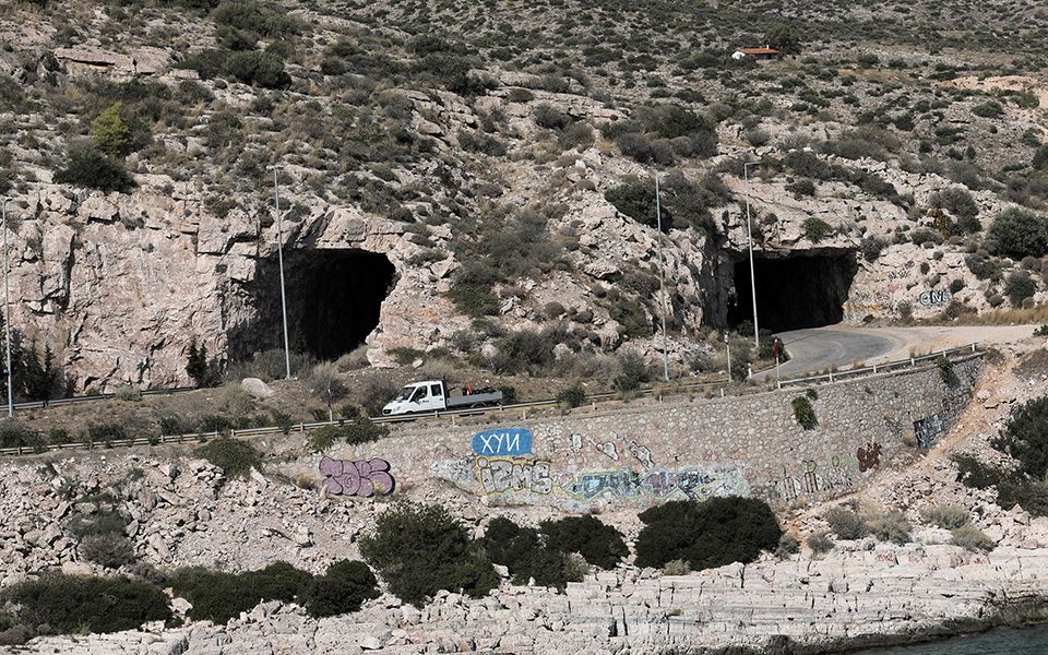 Παρατείνονται έως τα μέσα Νοεμβρίου οι κυκλοφοριακές ρυθμίσεις στις «Τρύπες Καραμανλή»