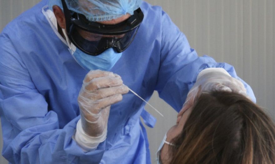 Έρευνα: Δεύτερη η Ελλάδα σε θεωρίες συνωμοσίας για τον κορωνοϊό