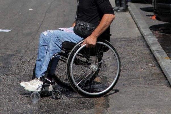 Το αυτόματο σύστημα ελέγχου στάθμευσης σε ράμπες ΑμεΑ παρουσιάζει η Ηλιούπολη