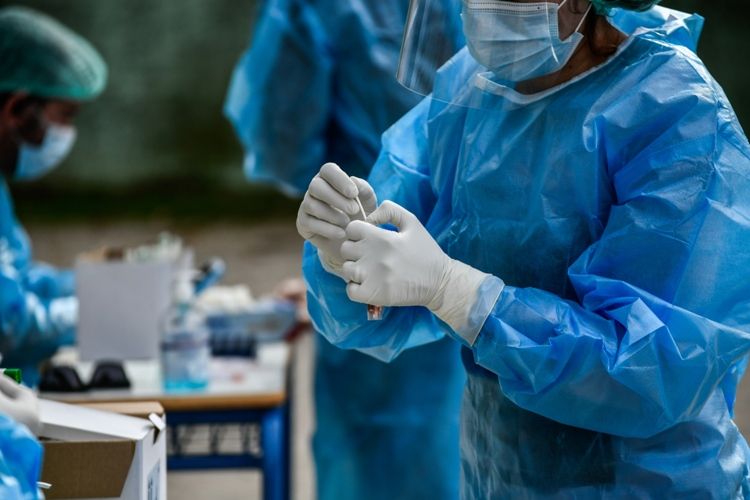 Rapid tests θα γίνονται στο προσωπικό των γηροκομείων της χώρας κάθε εβδομάδα