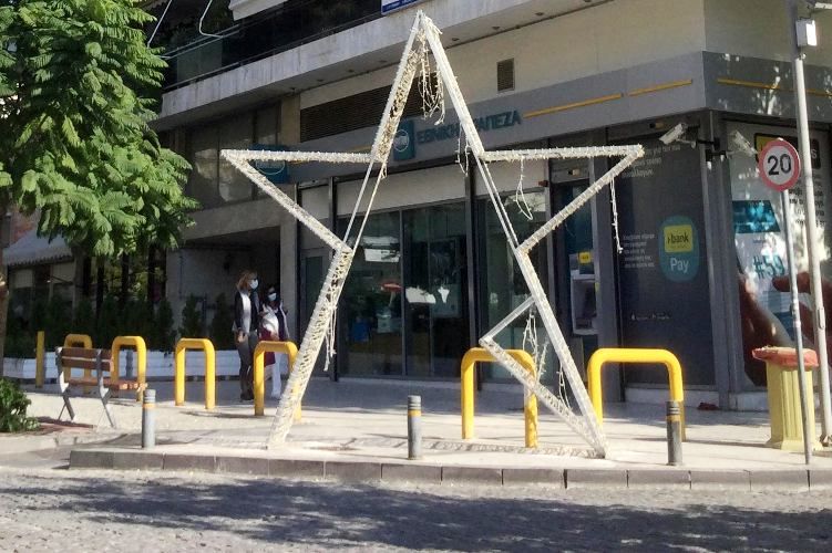 To μεγάλο αστέρι «πήρε τη θέση του» στην Αγορά Θουκυδίδου