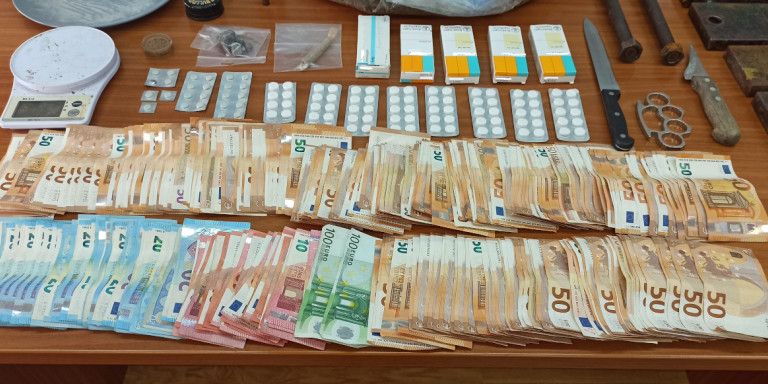 Δύο συλλήψεις για κατοχή και διακίνηση ναρκωτικών στα νότια προάστια