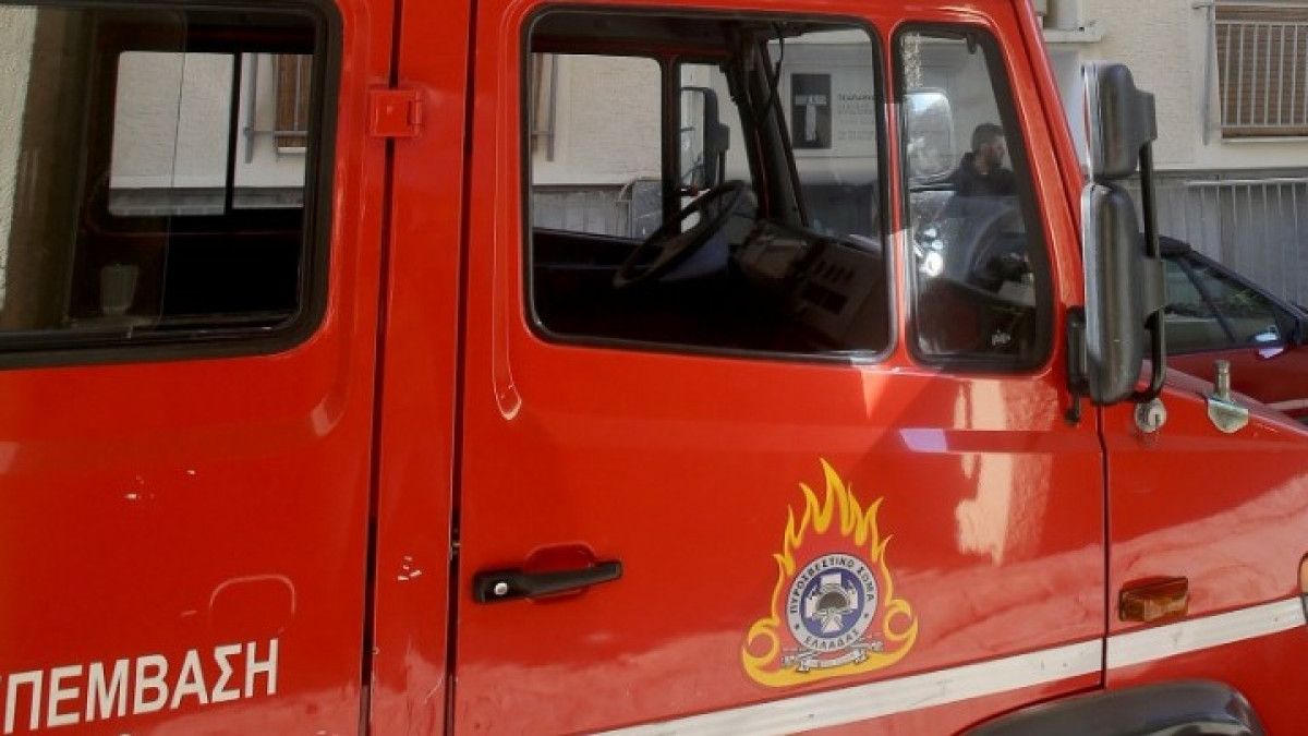 Φωτιά σε κτίριο στη Συγγρού μετά από εμπρησμό ΙΧ- Απεγκλωβίστηκαν 4 άτομα 