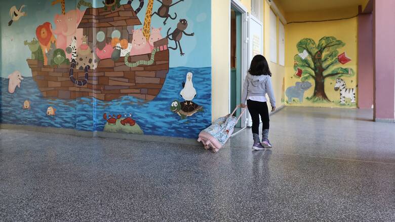 Τη Δευτέρα 11 Ιανουαρίου ανοίγουν τα σχολεία