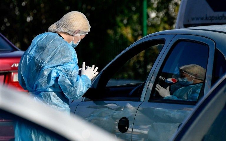 Ο δήμος Γλυφάδας διοργανώνει δωρεάν rapid tests για εκπαιδευτικούς και το προσωπικό των σχολείων