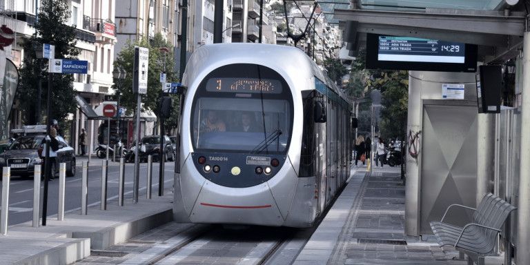 Την ερχόμενη Τετάρτη ξεκινούν τελικά τα δρομολόγια του τραμ προς ΣΕΦ