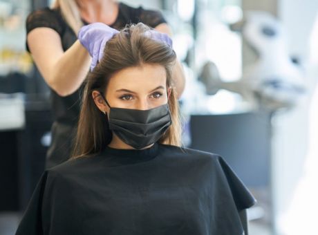 Άδωνις Γεωργιάδης: Το sms των δύο ωρών ισχύει μόνο για το λιανεμπόριο και όχι για τα κομμωτήρια