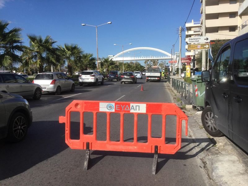 Κλειστή η δεξιά λωρίδα της λεωφόρου Ποσειδώνος στο ύψος της οδού Κανάρη