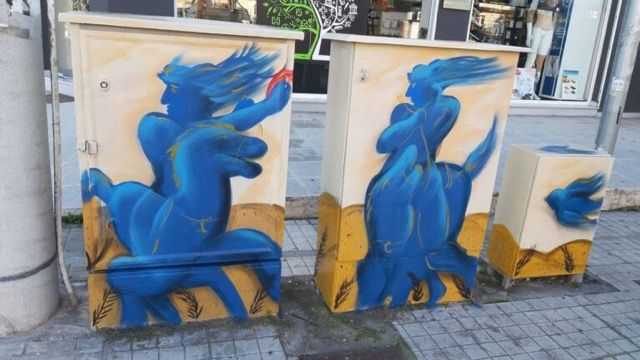 Tο in.gr έκανε αφιέρωμα στα έργα τέχνης που κοσμούν τα ΚΑΦΑΟ του Αλίμου