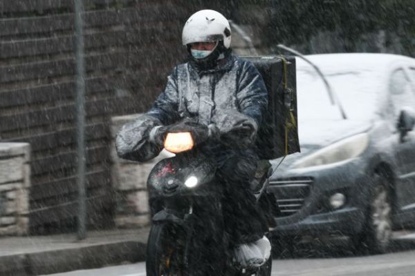 Ας μην παραγγείλουμε σήμερα απέξω