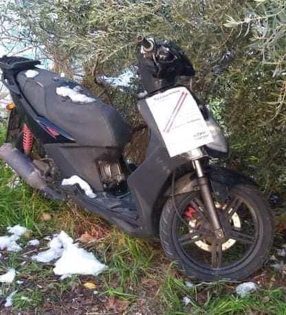 Μετά τα εγκαταλελειμμένα αυτοκίνητα, σειρά έχουν τα μηχανάκια