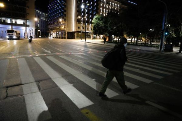 Ανακοινώθηκαν τα νέα μέτρα: Οι αλλαγές στους κωδικούς 2 και 6 και η αλλαγή στο ωράριο περιορισμού κυκλοφορίας τα Σαββατοκύριακα
