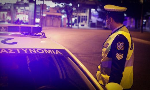 Κορωνοπάρτι στη Δάφνη με 150 άτομα