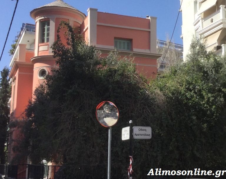 Kαθρέφτης ελέγχου κυκλοφορίας τοποθετήθηκε στη συμβολή Μεταμορφώσεως και Αριστοτέλους