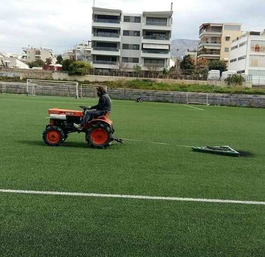 Ολοκληρώνεται η συντήρηση του αγωνιστικού χώρου στα τρία γήπεδα της πόλης μας