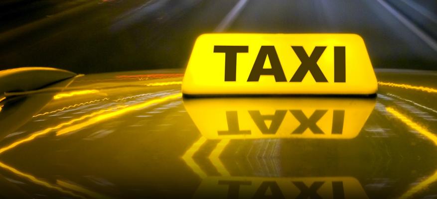 Συνελήφθη οδηγός ταξί που εξαπατούσε ηλικιωμένους