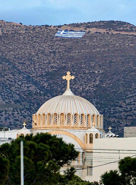 Στον Υμηττό υπάρχει μία ελληνική σημαία των 4.000 τετραγωνικών