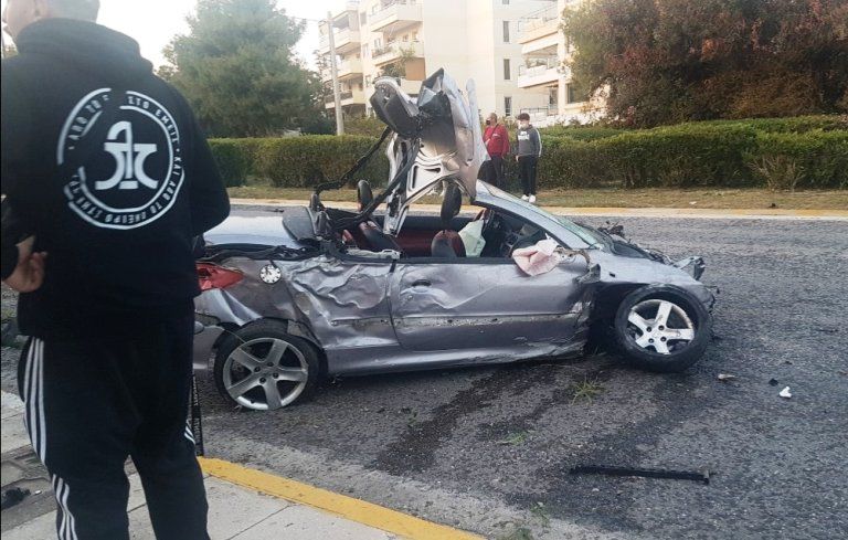 Σοβαρό τροχαίο στη Βούλα