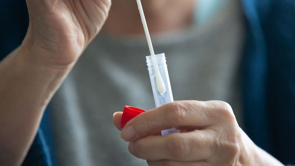 Ξεκινά από την επόμενη εβδομάδα η διάθεση των self test στα φαρμακεία