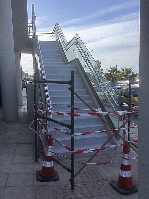 Παραμένει κλειστή και σήμερα η πεζογέφυρα