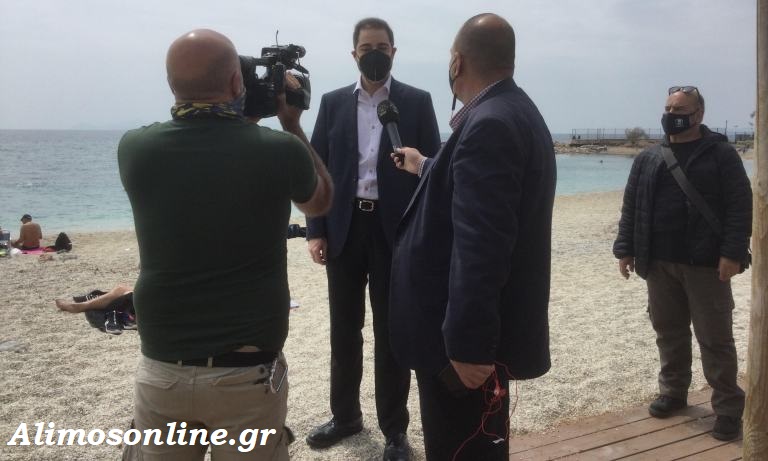 «Ετοιμάζονται οι παραλίες της πόλης μας για να υποδεχτούν τους πολίτες», δήλωσε ο Ανδρέας Κονδύλης