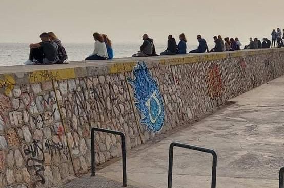 Ο κυματοθραύστης εξακολουθεί να είναι το αγαπημένο σημείο για τα ζευγαράκια