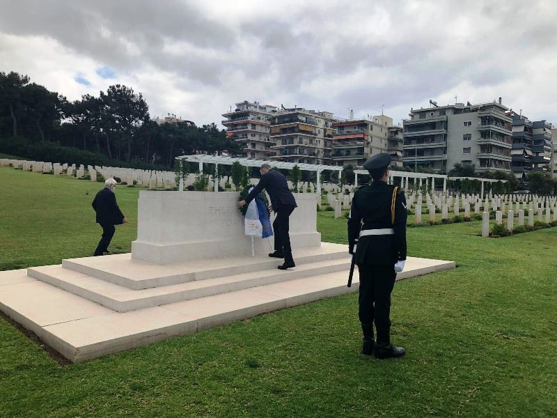 Anzac Day στο Συμμαχικό Κοιμητήριο: Κατάθεση στεφάνου από τον Πρέσβη της Αυστραλίας
