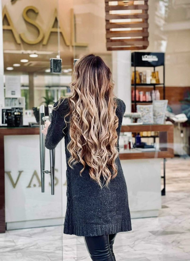 To golden balayage θα χαρίσει στα μαλλιά σου τη λάμψη που τους αξίζει