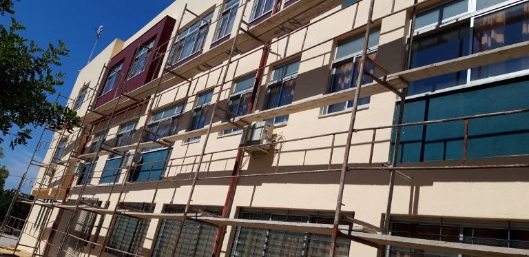 Εργασίες συντήρησης στα σχολεία του Αλίμου