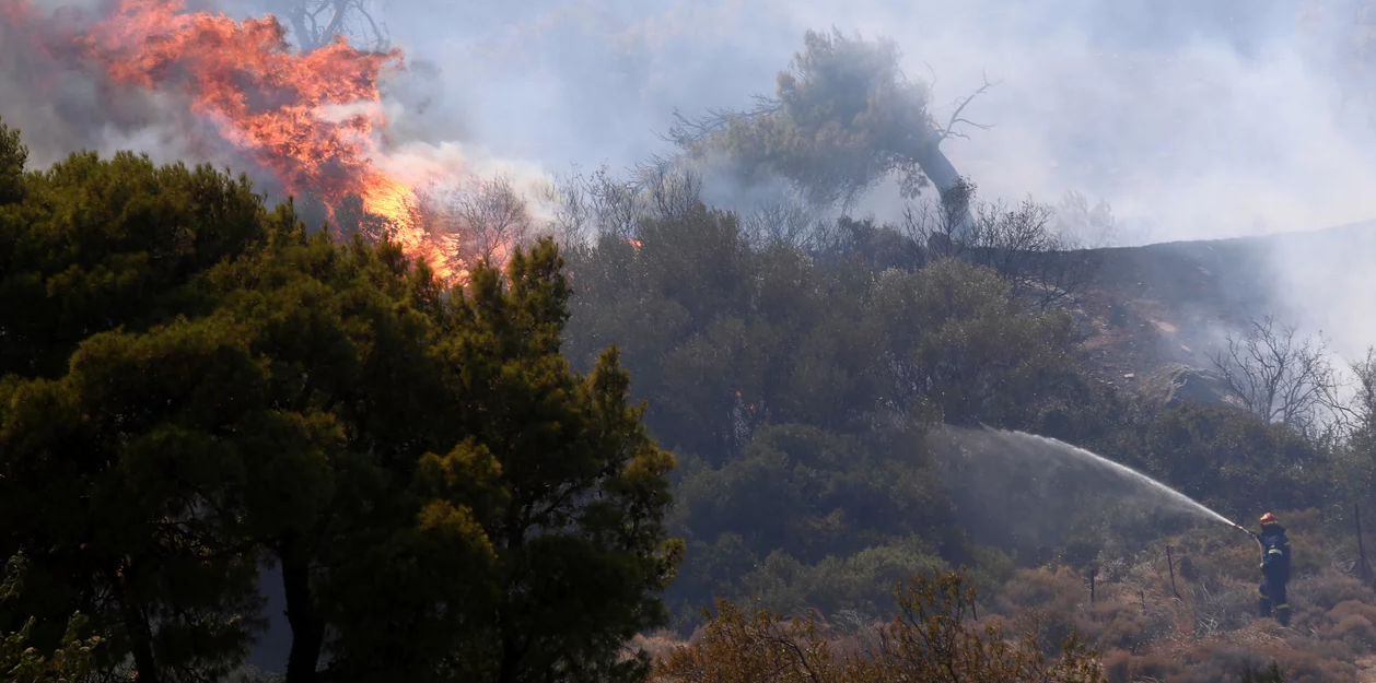 Η εξέλιξη των πυρκαγιών στην Αττική 