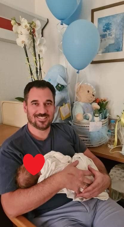   Πατέρας έγινε ο αντιδήμαρχος Αλίμου, Νίκος Αλεξόπουλος 
