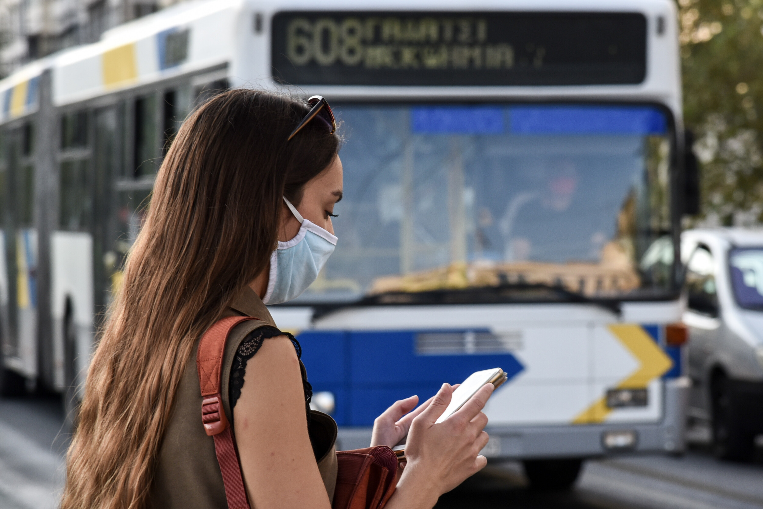 Την Τρίτη ανακοινώνονται τα νέα μέτρα -Κλειστοί χώροι μόνο για εμβολιασμένους
