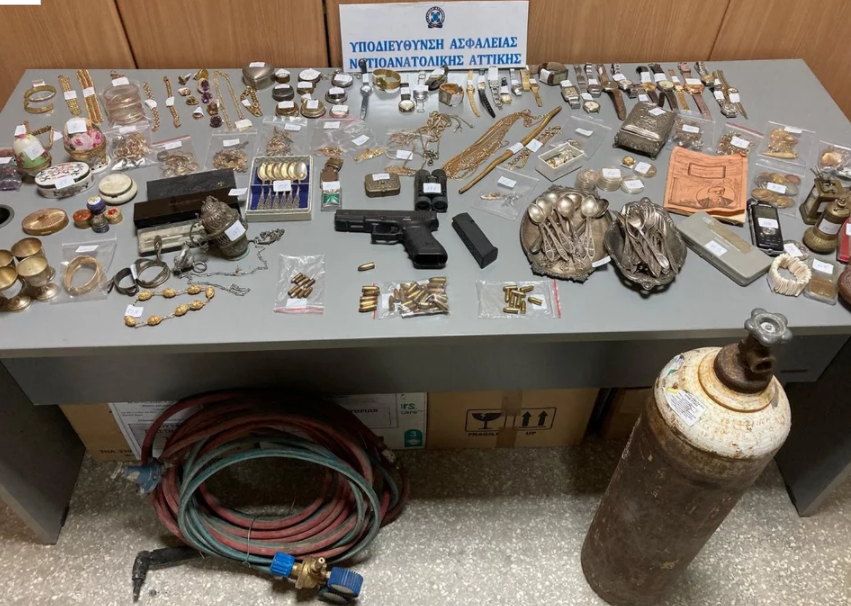 Εξαρθρώθηκε εγκληματική οργάνωση που «χτυπούσε» σε Άλιμο και Νότια Προάστια