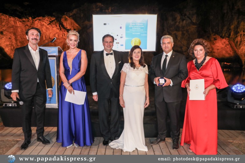 Τα βραβεία Who is Who International Awards «Ελλάδα, ο Κόσμος Όλος!» στη Λίμνη Βουλιαγμένης